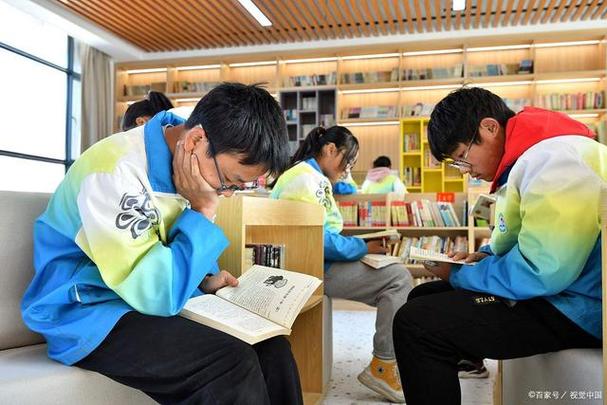 接出国留学的女儿回家