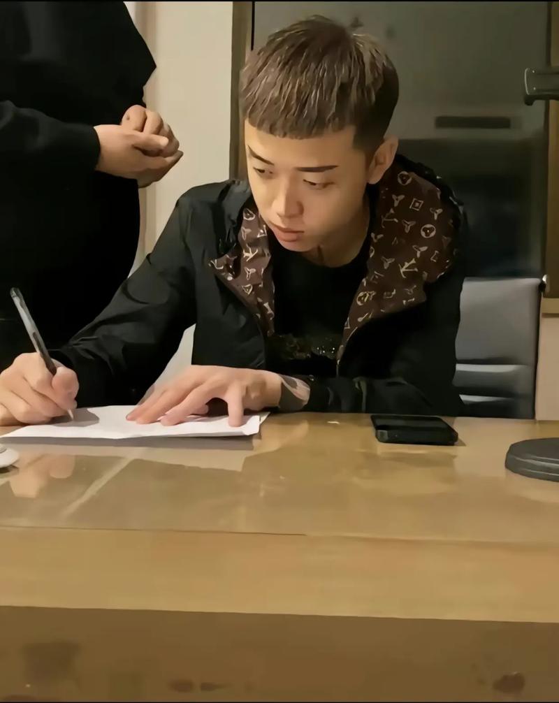 想去美国读博士，该怎么申请呢