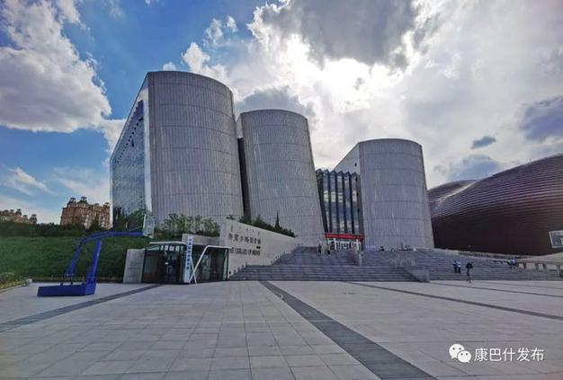 大学生出国留学的好处和弊端