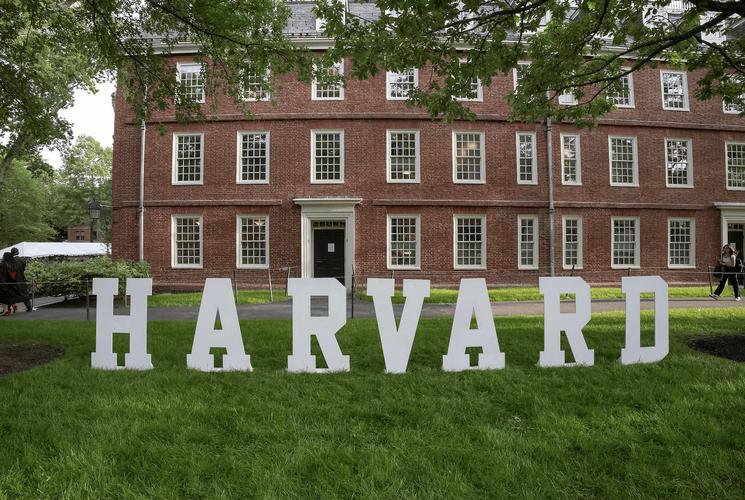 依婷姐姐出国留学依婷现在怎么样