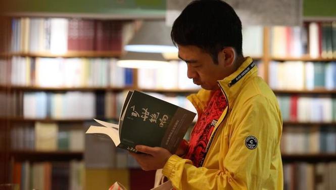 加拿大留学费用.