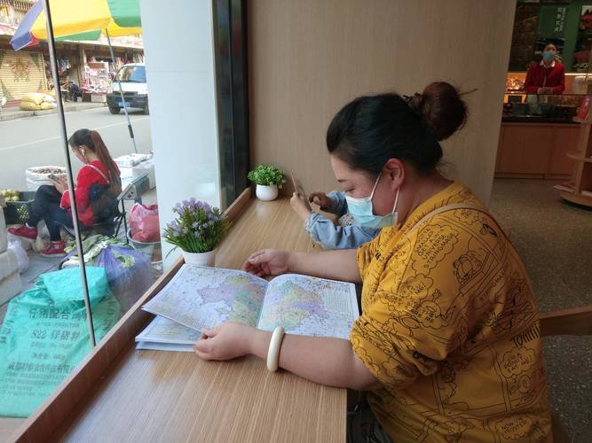 他在诗中的才华堪比李白 却离奇死在了厕所里 他在诗中的才华堪比李白 却离奇死在了厕所里