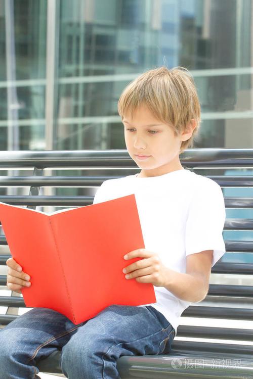 加拿大皇家国际中学简介