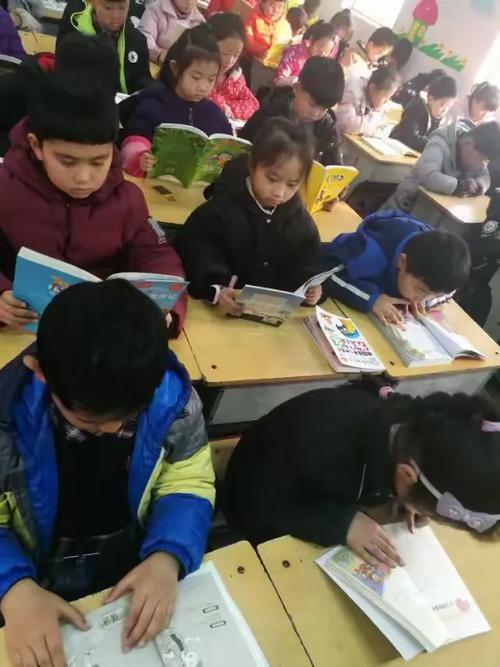 非洲女留学生-非洲女留学生拿着补贴旅游17个国家