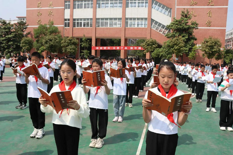 王广成广场舞火了火了火 王广成广场舞火了火了火