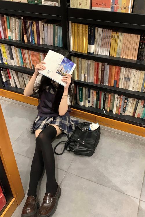 集邮女星是周慧敏还是王祖贤 集邮女星是周慧敏还是王祖贤