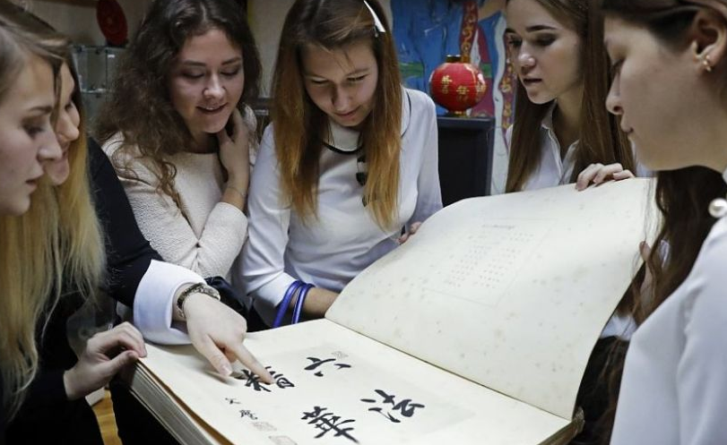 关爱留学费用 关爱留学生