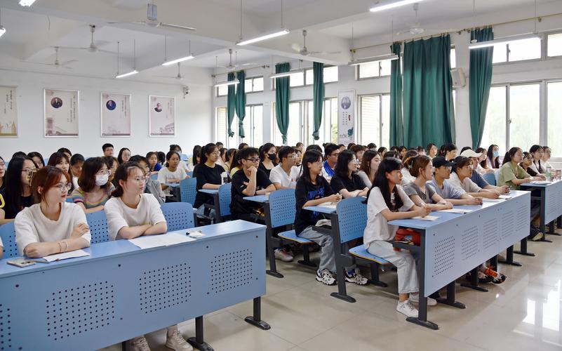 女明星几点睡觉几点起床