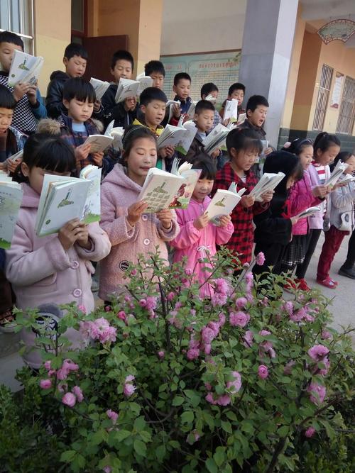 美国留学优先选专业还是学校