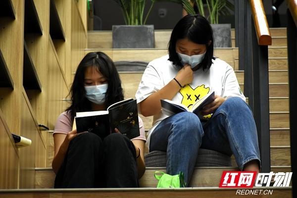 快穿之女配逆袭(H)文