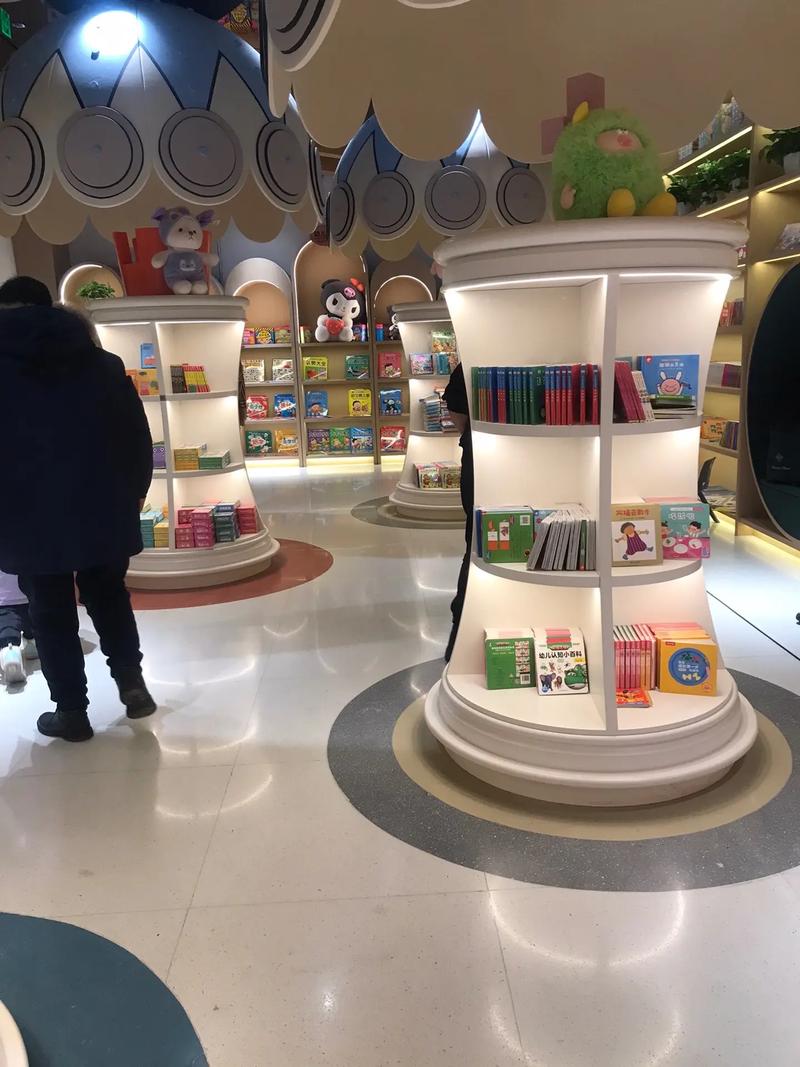 英国三个学期时间是什么时候？