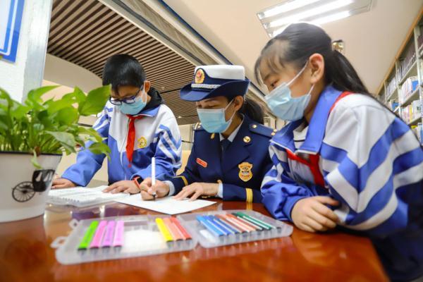 英国留学费用一年大概多少人民币？