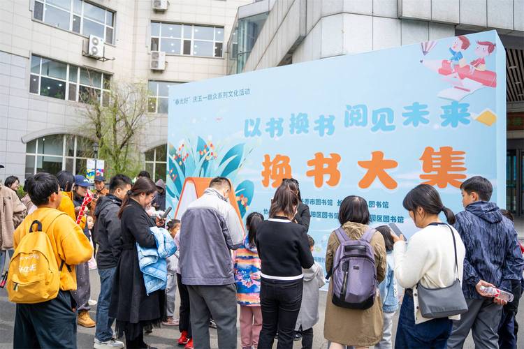 哈尔滨中央大街直接开始供暖了 只因为气温不断下降