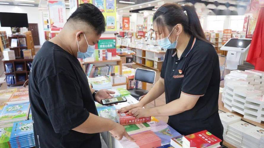 李光耀在新加坡与大学生对话：理性就业不要盲目