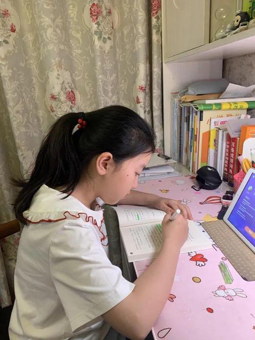 新加坡留学一个月多少生活费_1