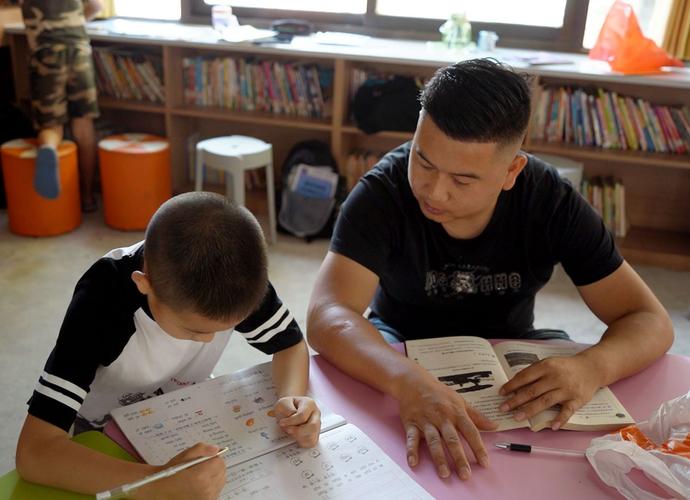 曹留学生回国(留学生回国)