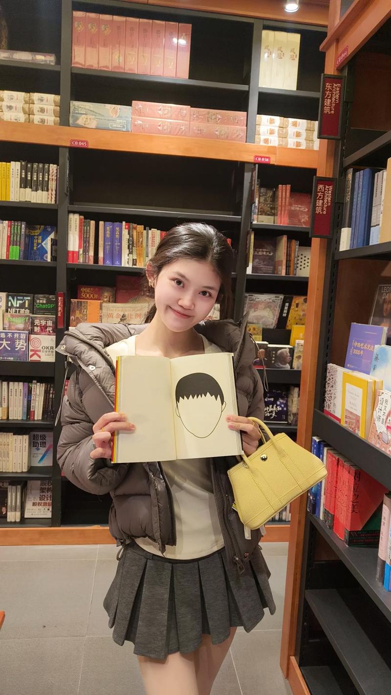 刘晓庆身高多少厘米;刘晓庆的真实身高是多少