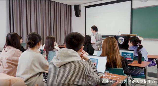 万梓良是哪一年的 万梓良是干嘛的