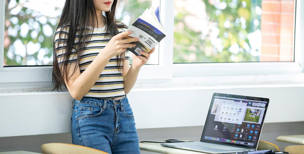 微微一笑很倾城催眠授课