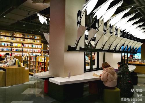 康辉朱广权尼格买提群口相声 康辉朱广权尼格买提群口相声