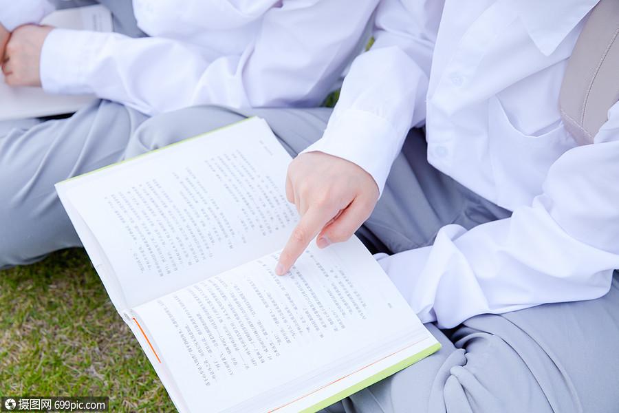 李宇春强直性脊柱炎是真的吗 李宇春强直性脊柱炎是真的吗