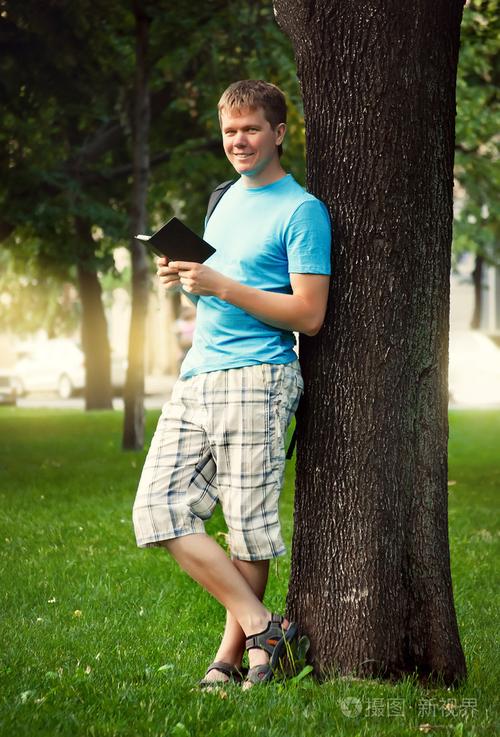 贾玲爸爸是哪里人贾玲爸爸是干什么的