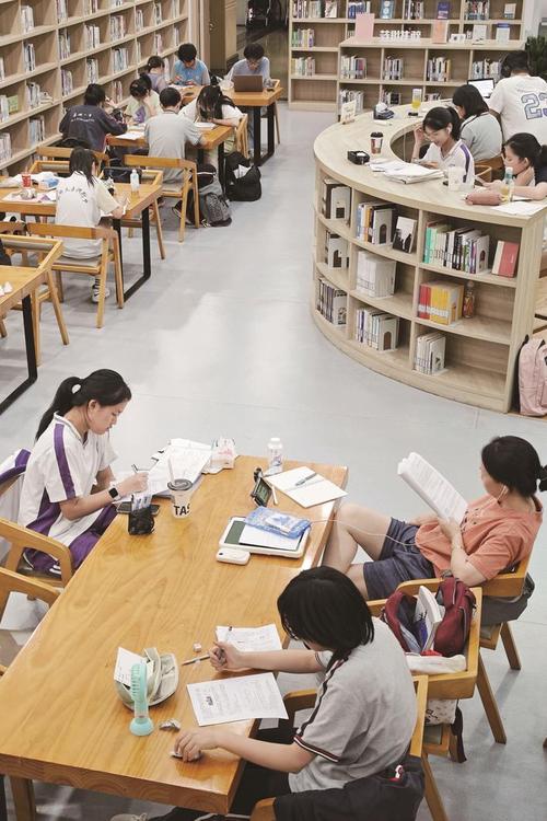 八爪椅真人演示玩法 八爪椅真人演示玩法