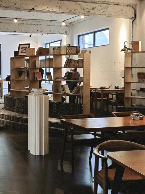 韩国留学不需要韩语的学校