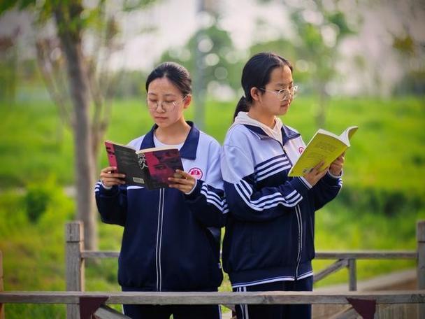 胡娜出国留学胡娜为什么可以回国