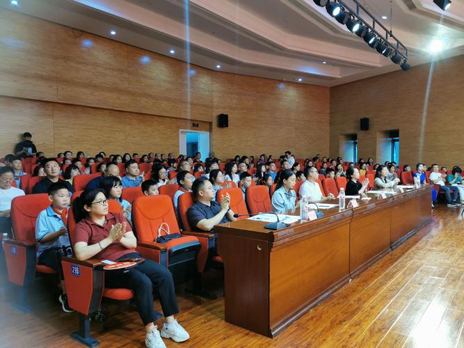 英国留学申请一般会审核学生哪些资料呢-