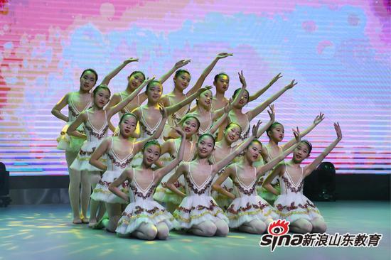 陆本斩获G5英语语言学硕士offer！