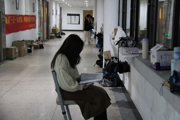 莫哥出国留学_莫哥抖音网红