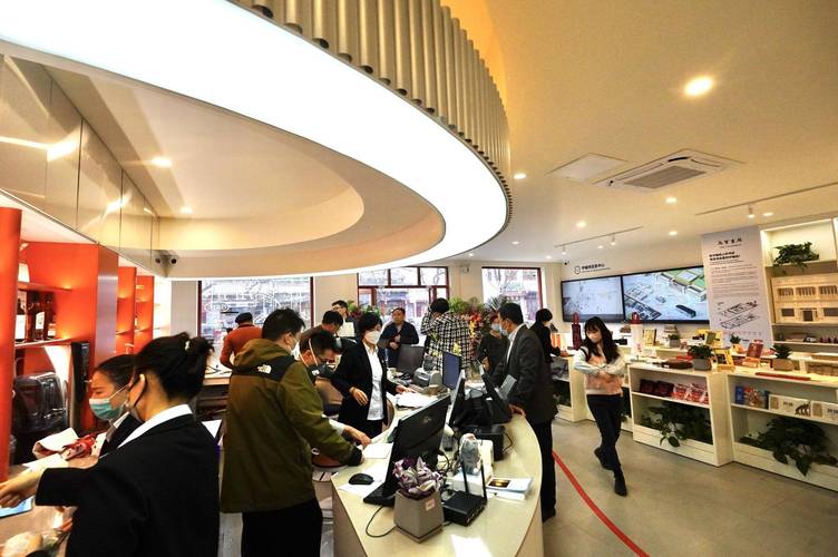 靳东的三个妻子是谁 靳东原来的妻子是谁