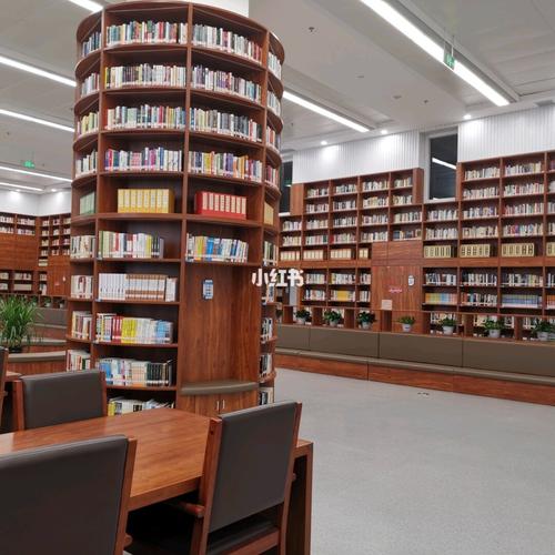 英国可以转专业申请法学专业吗？