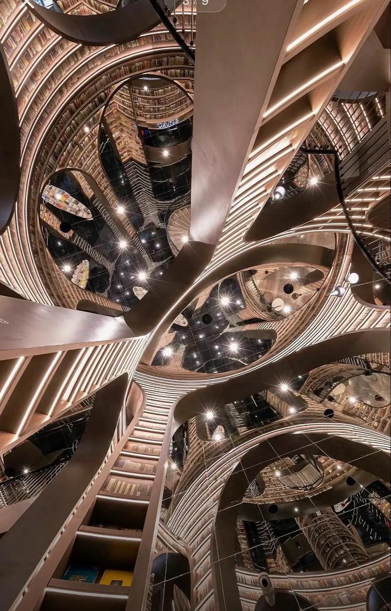 加拿大维多利亚大学留学每年需要多少钱