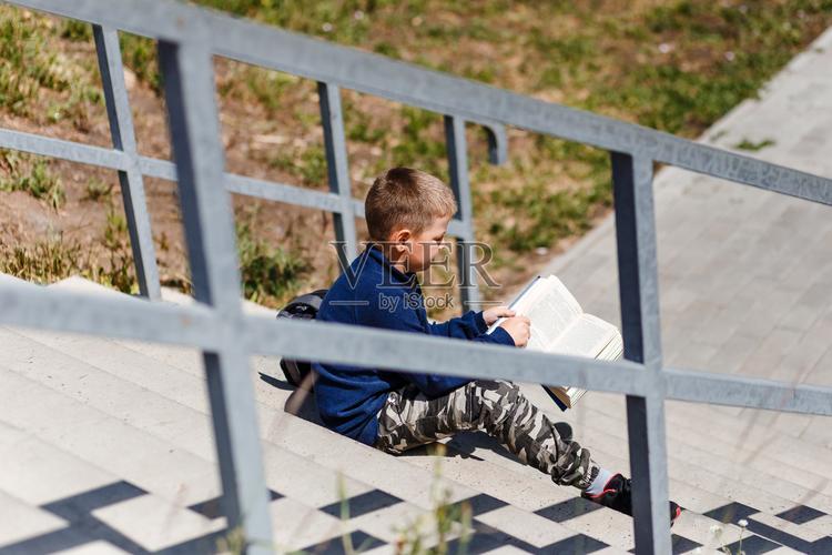 加拿大学院提供什么样课程