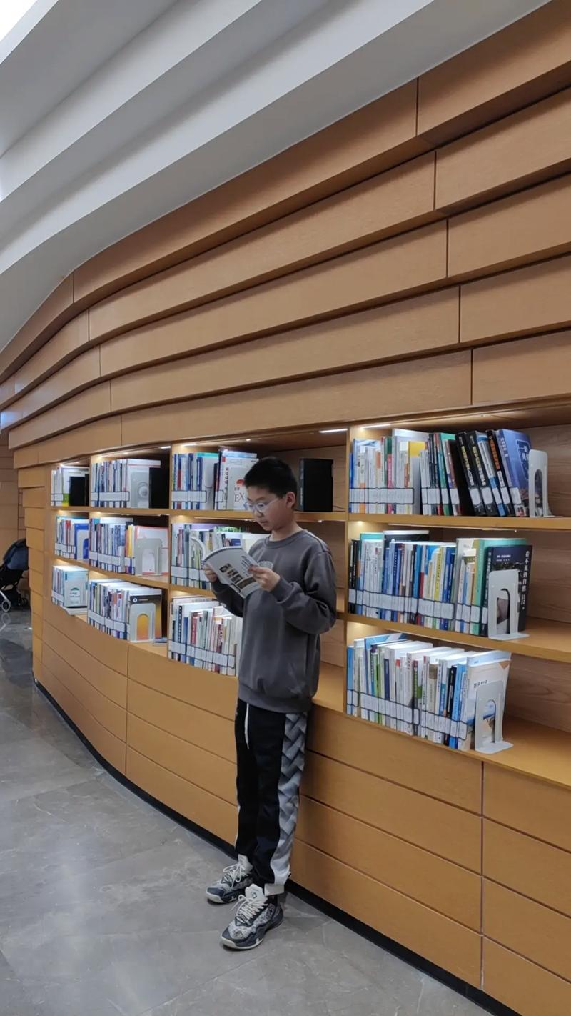 留学生我们(留学生的含义)