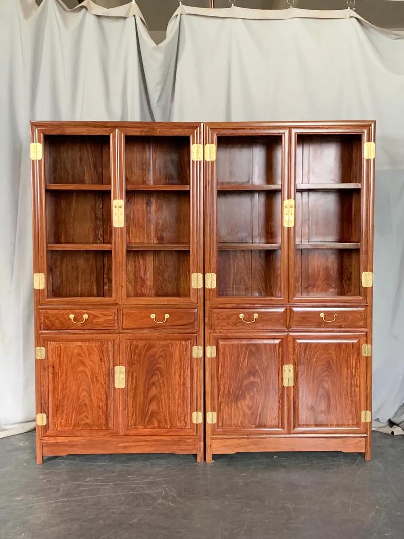 物业维修工老王和林诗诗