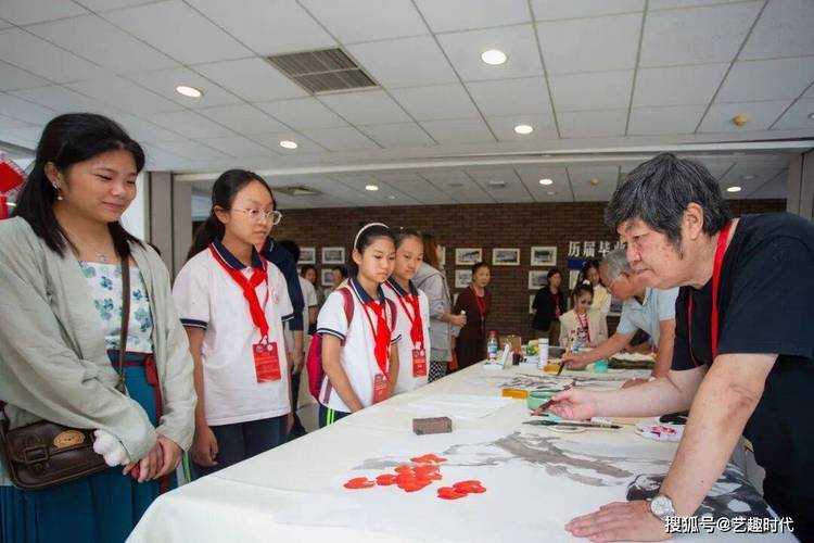 辛庄遗址发现十分罕见的3000多年前木地板