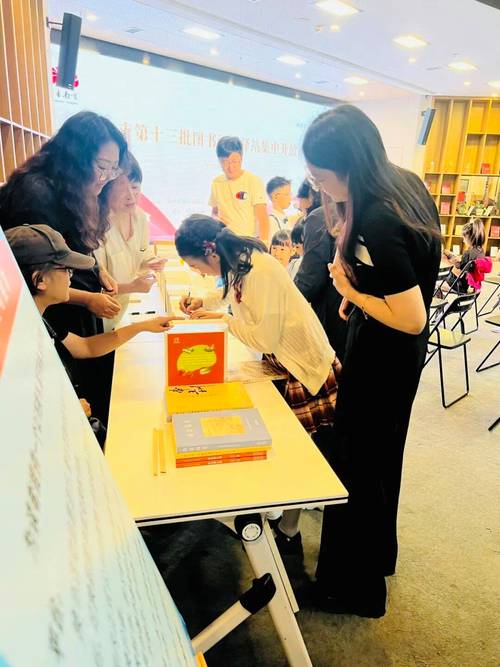 明星之选——泰国斯坦佛火爆专业创意媒体设计